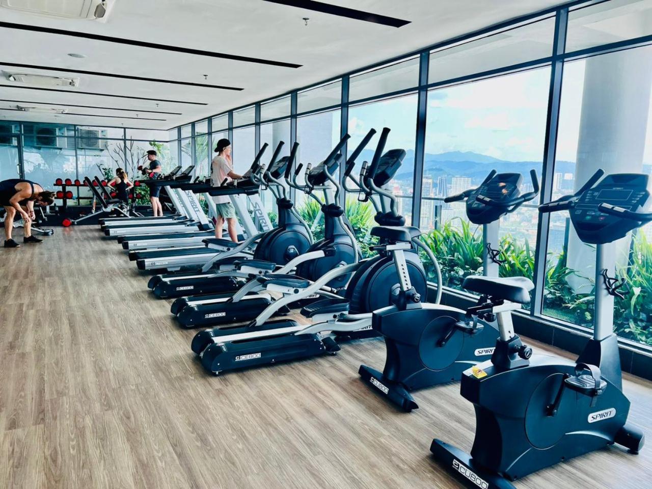 The Luxe Suites Klcc By Cozy Stay กัวลาลัมเปอร์ ภายนอก รูปภาพ