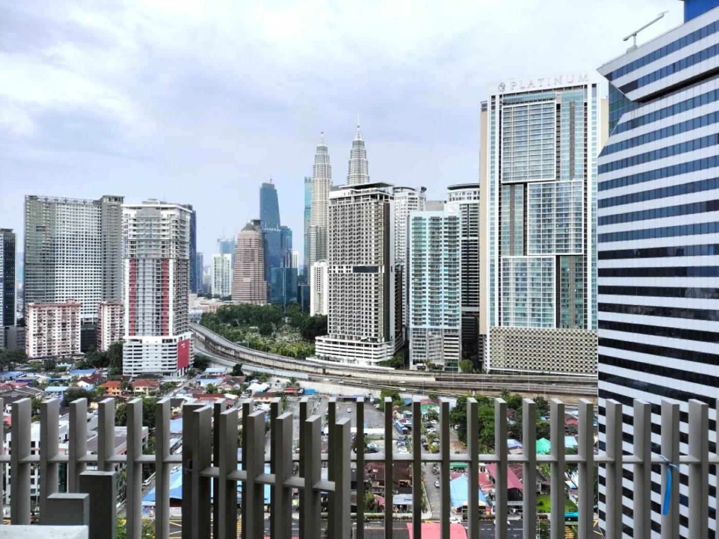 The Luxe Suites Klcc By Cozy Stay กัวลาลัมเปอร์ ภายนอก รูปภาพ